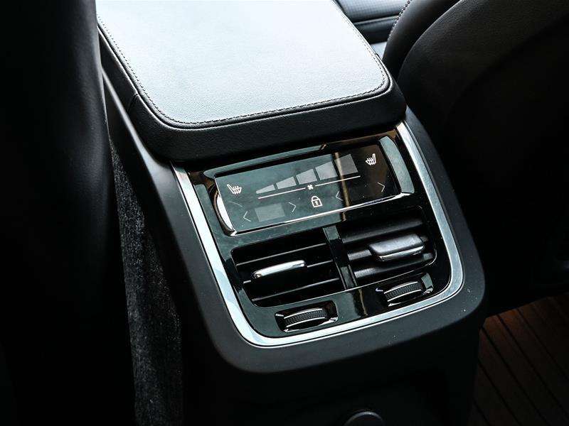 2025 Volvo XC90 T8 AWD Ultra Bright Theme 7-Seater thumb 13