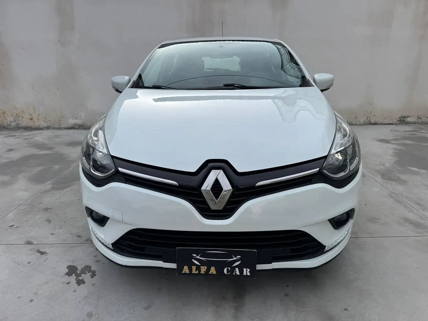 Renault Clio Clio 0.9 tce Moschino Life Gpl 90cv 2019 Bianco - 2