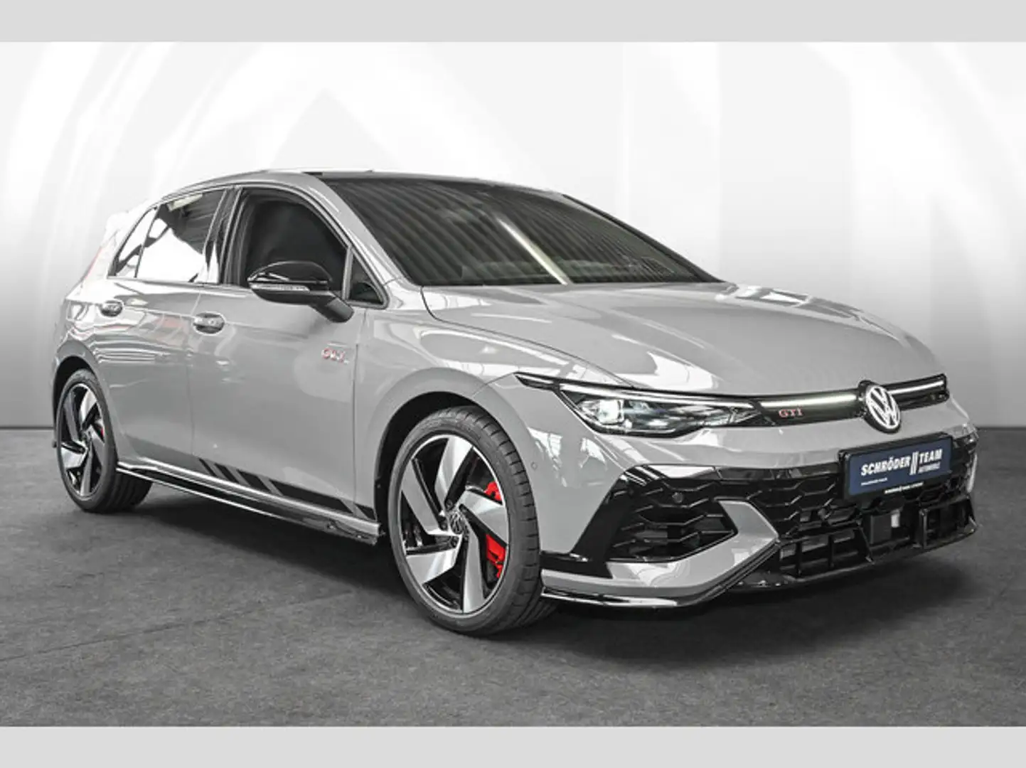 Volkswagen Golf GTI VIII 2.0 TSI DSG Clubsport Black Style Серый - 2