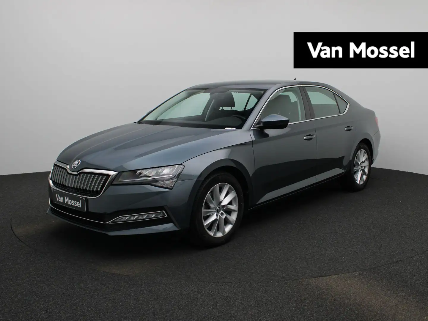 Skoda Superb 1.4 TSI iV Business Edition | Automaat | Navigatie Grijs - 1
