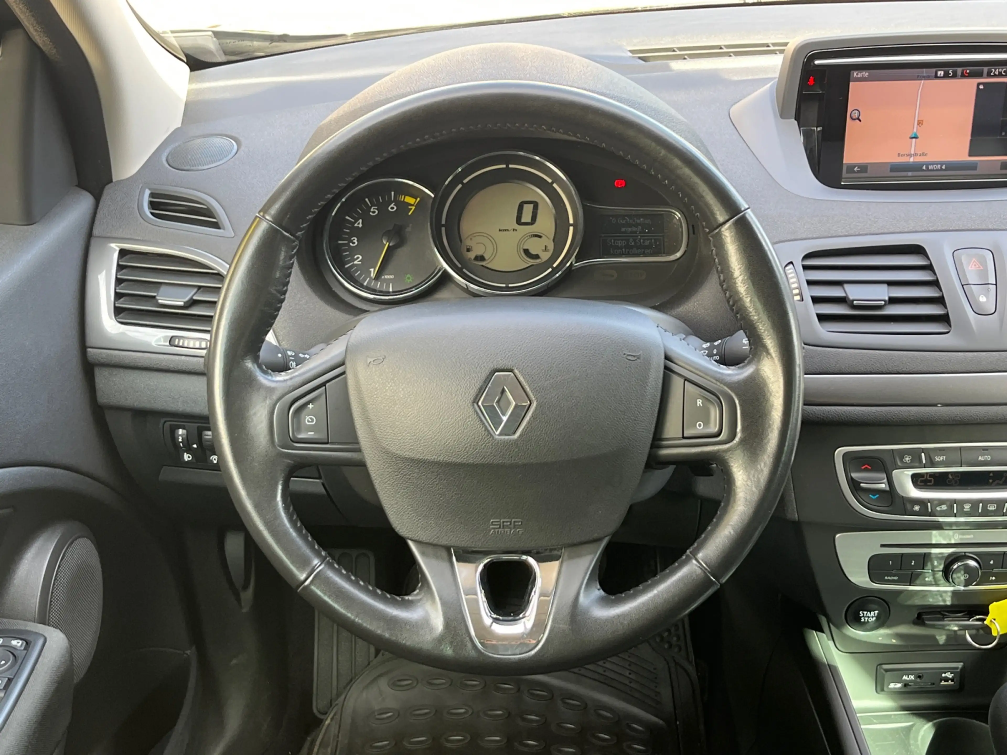 Renault Megane Grandtour 1.2 TCe 115 Limited ENERGY 1.2 TCe 115 E — photo 11