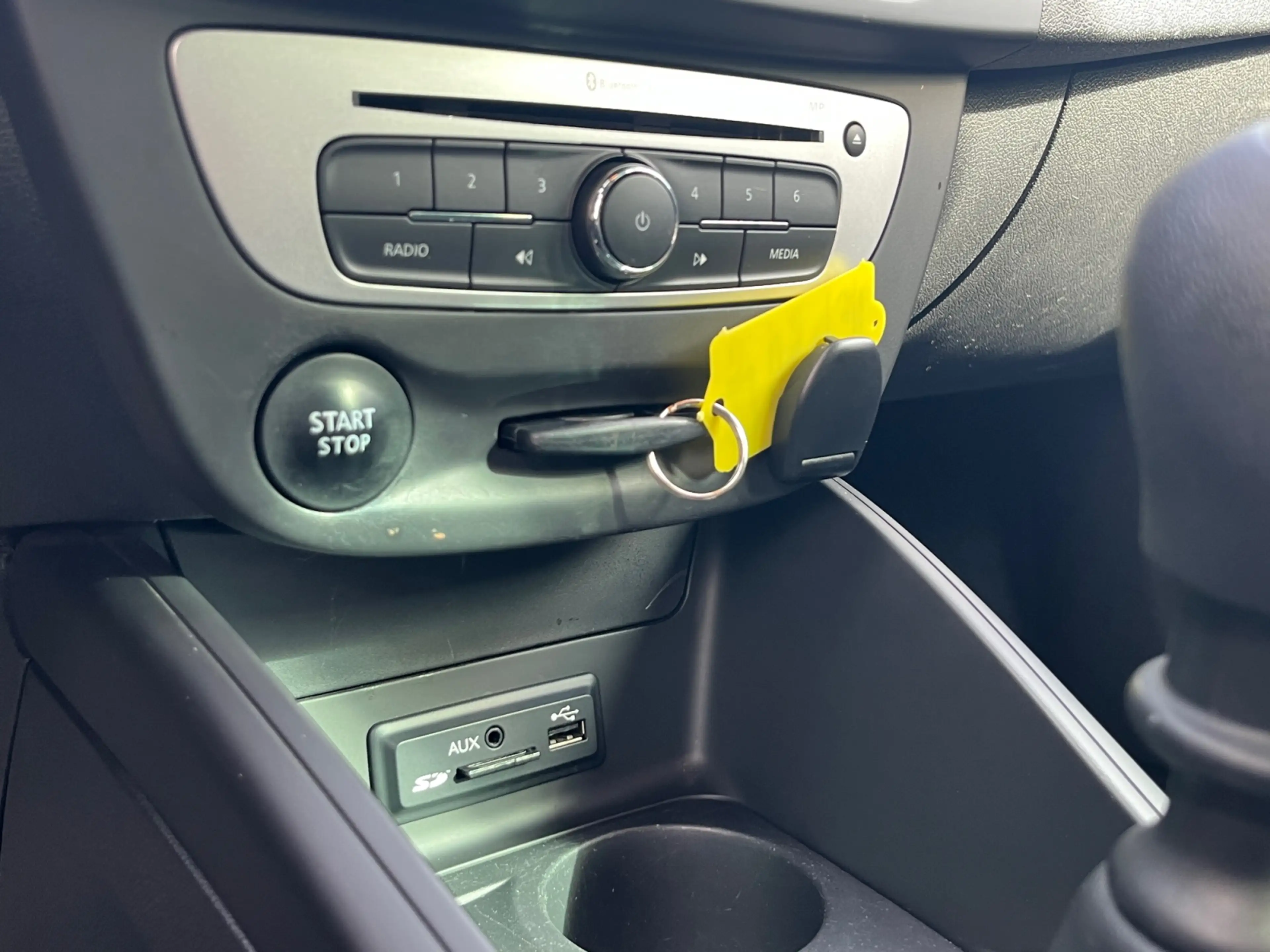 Renault Megane Grandtour 1.2 TCe 115 Limited ENERGY 1.2 TCe 115 E — photo 22