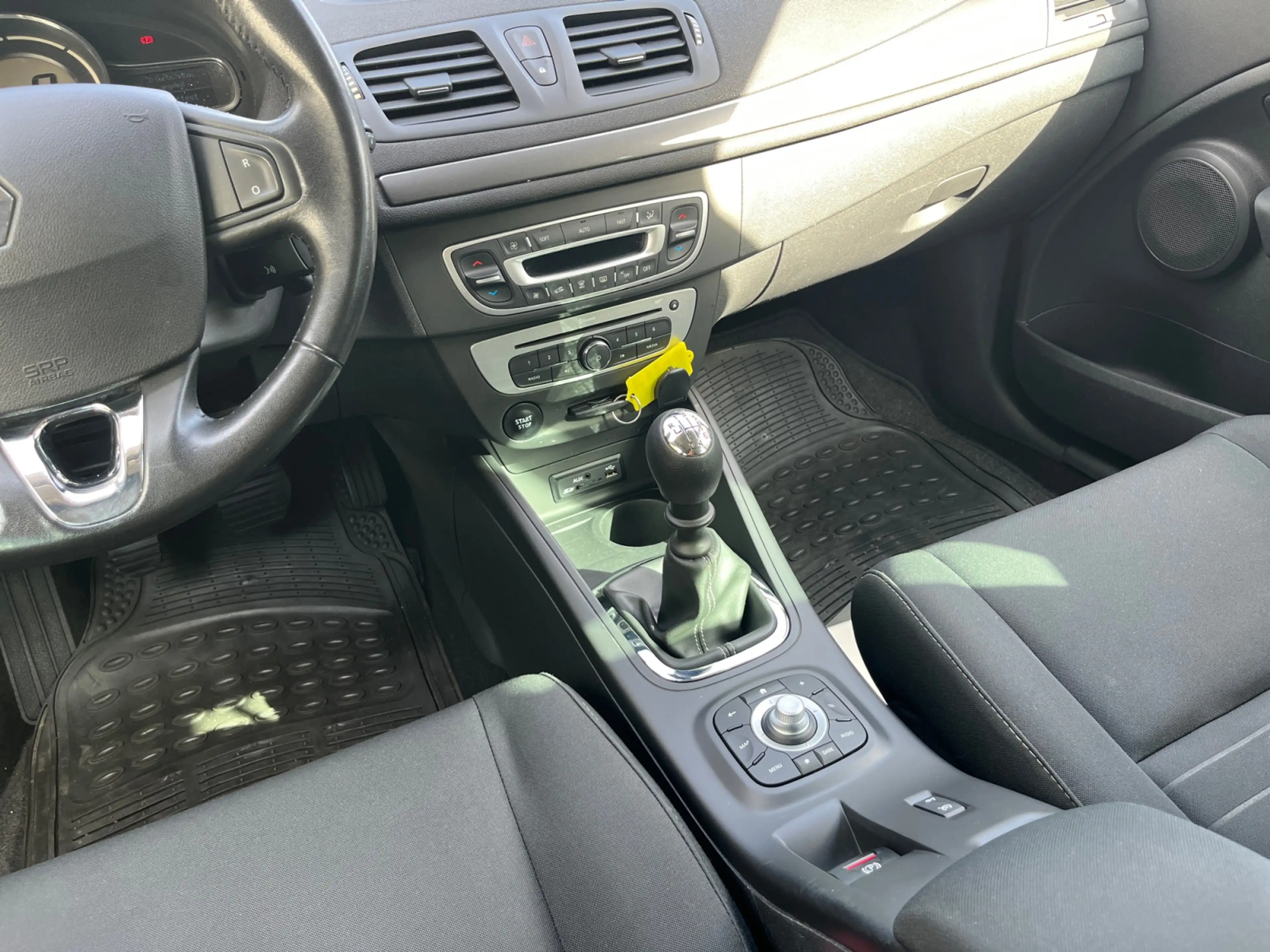 Renault Megane Grandtour 1.2 TCe 115 Limited ENERGY 1.2 TCe 115 E — photo 13