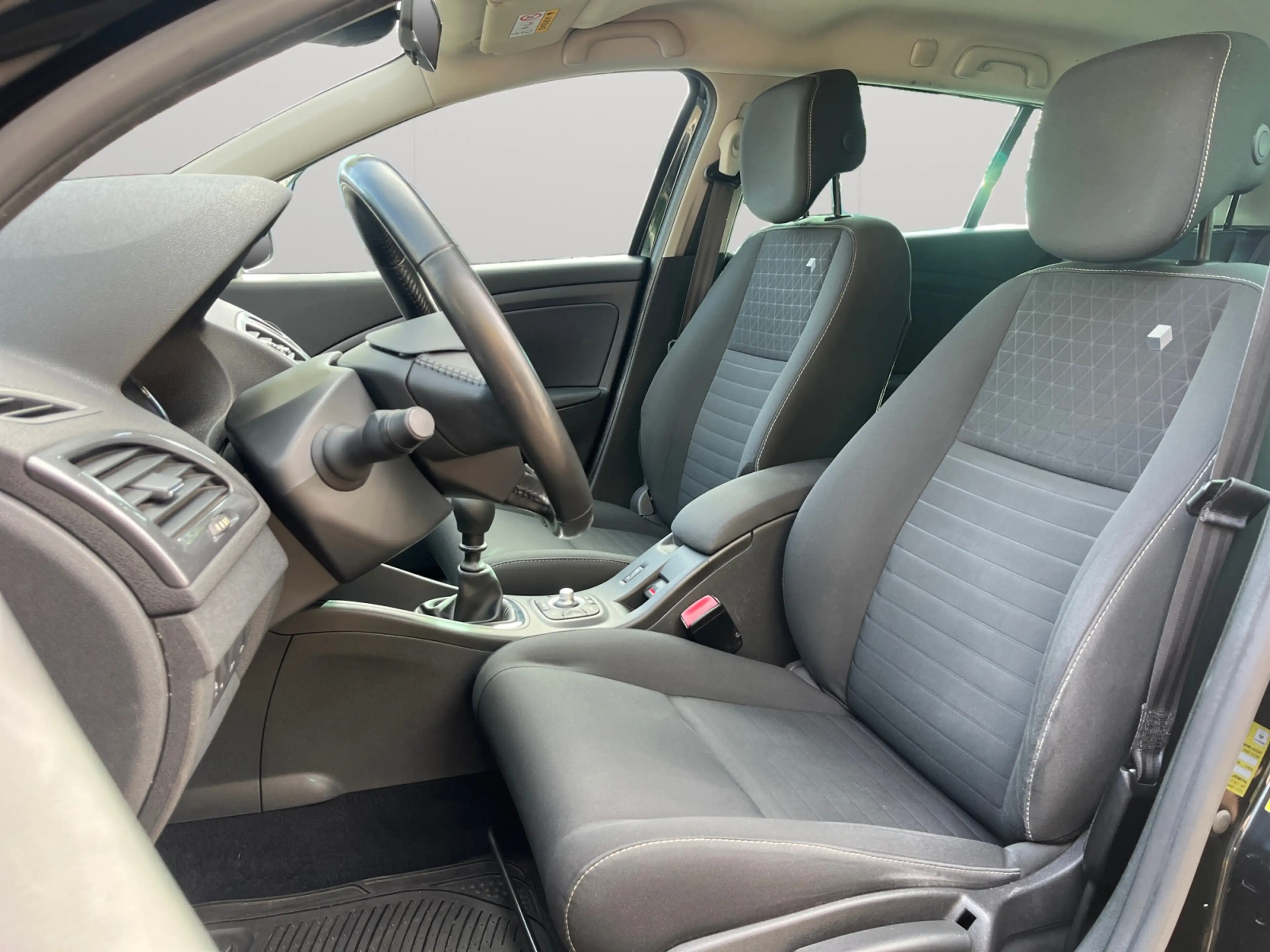 Renault Megane Grandtour 1.2 TCe 115 Limited ENERGY 1.2 TCe 115 E — photo 8