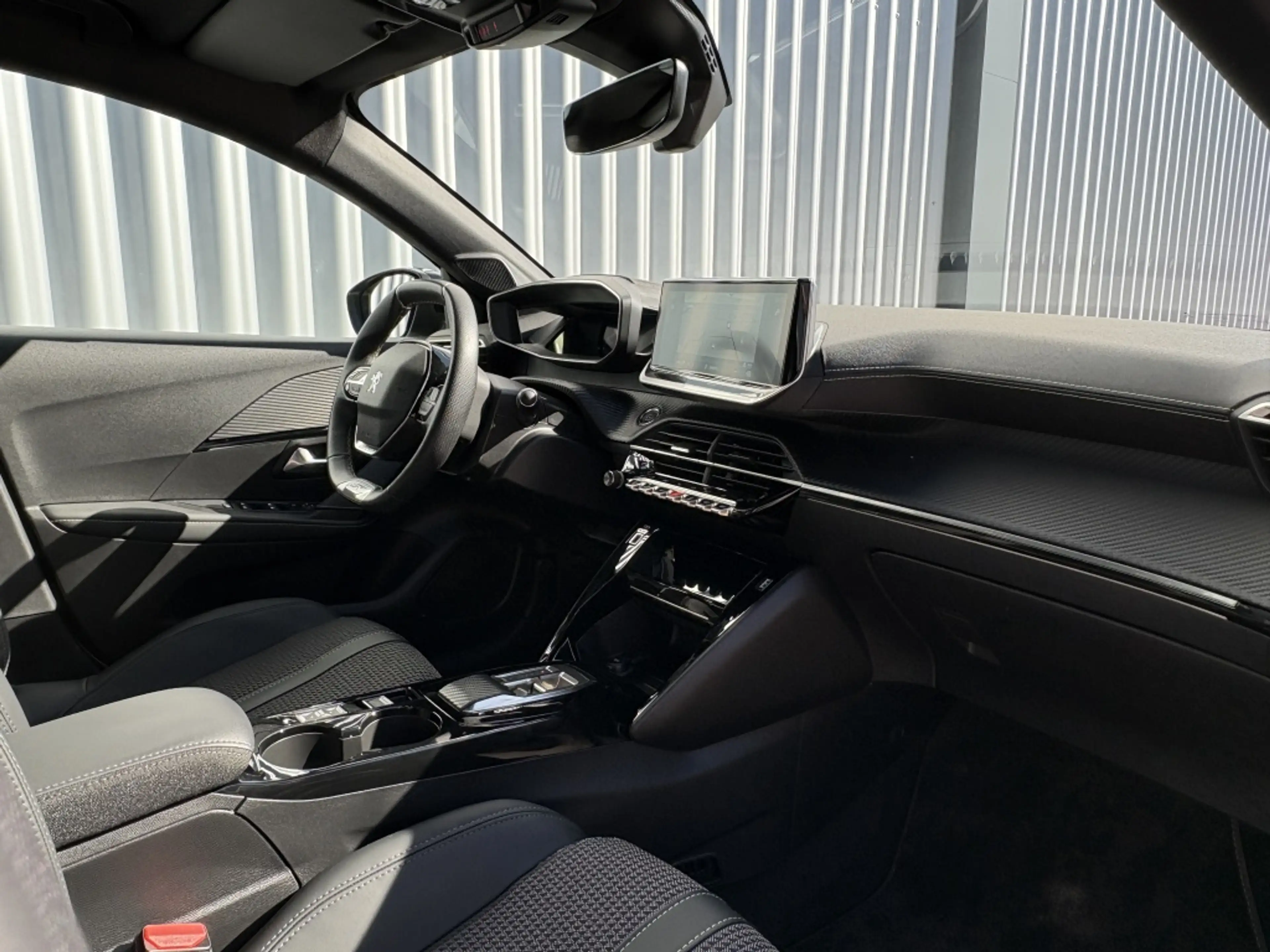 Peugeot e-208 GT 50 kWh | Panorama Dak | Stoelverw. | Navigatie — photo 14