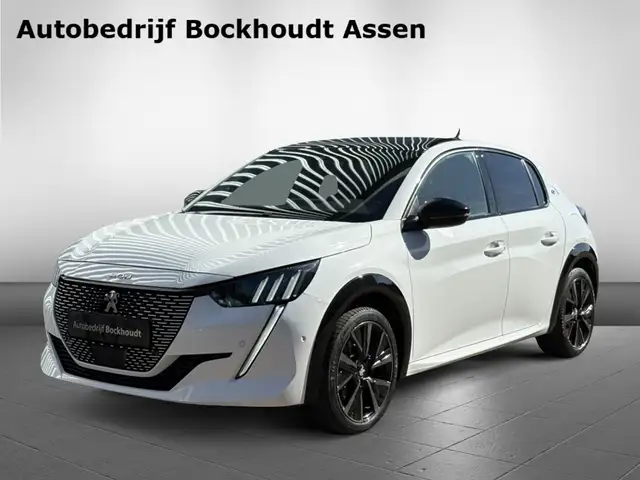 Peugeot e-208 GT 50 kWh | Panorama Dak | Stoelverw. | Navigatie