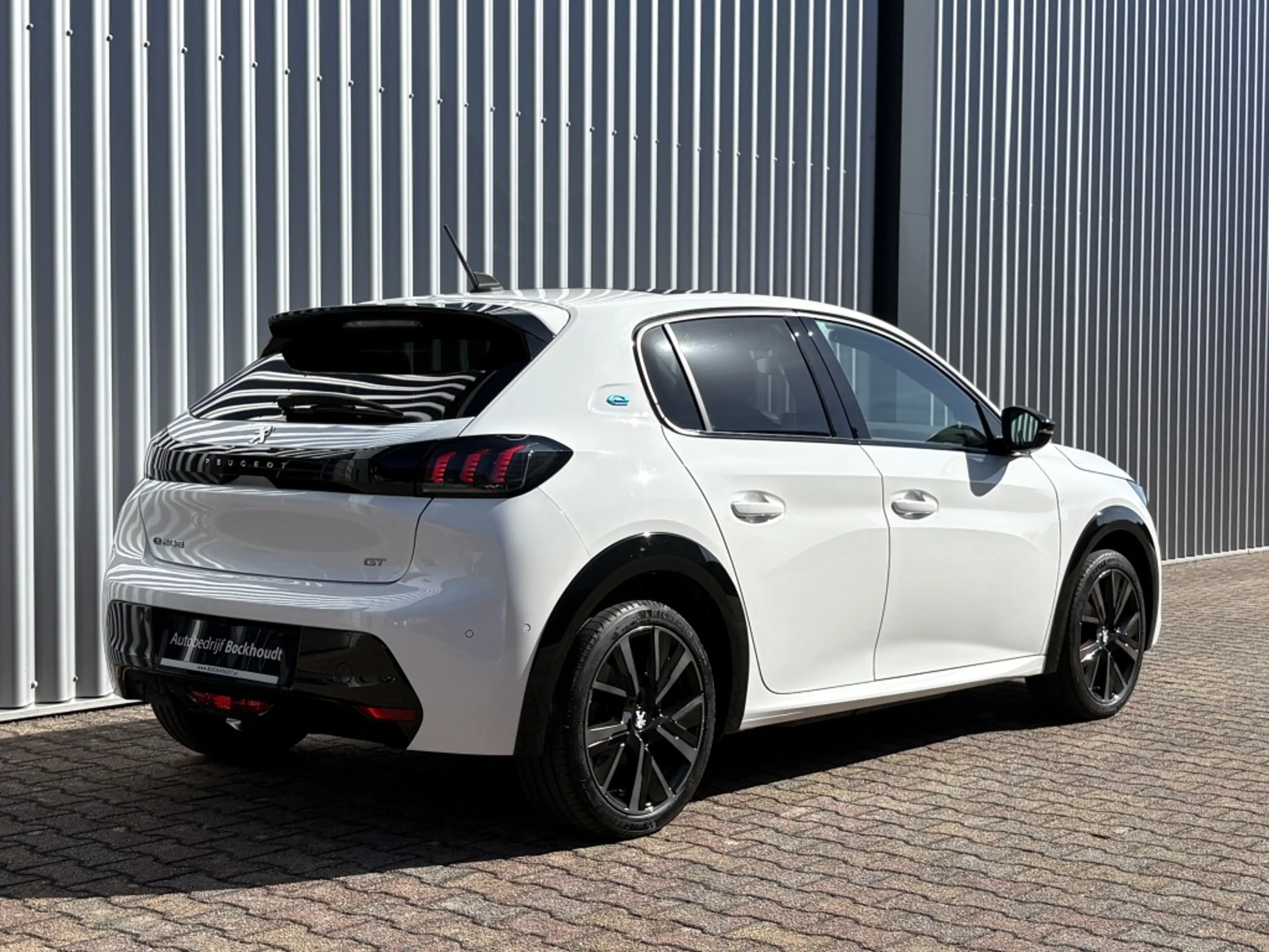 Peugeot e-208 GT 50 kWh | Panorama Dak | Stoelverw. | Navigatie — photo 13