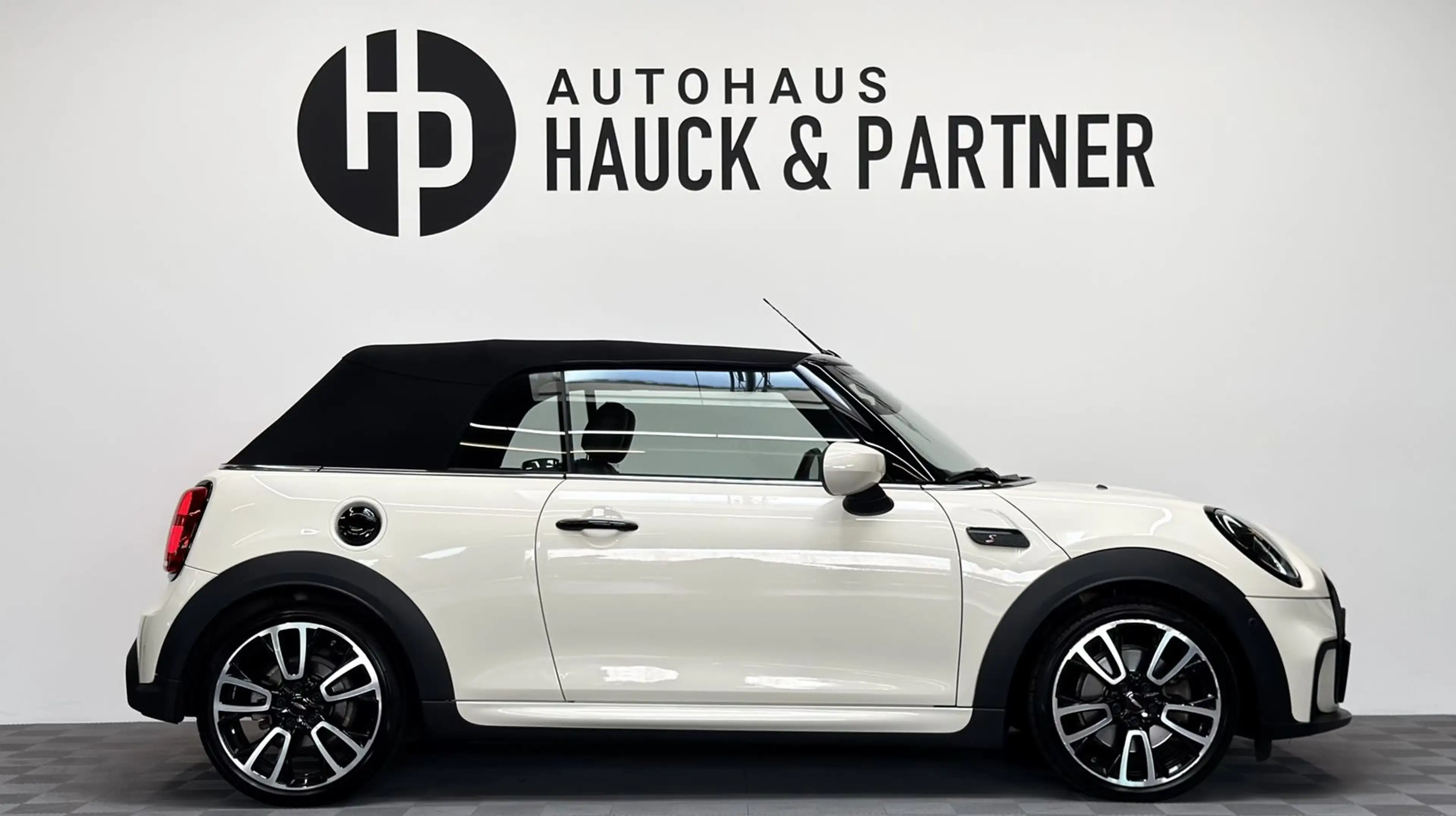 MINI Cooper S Cabrio JCW Trim *HK *Kam *Premium Plus — photo 7