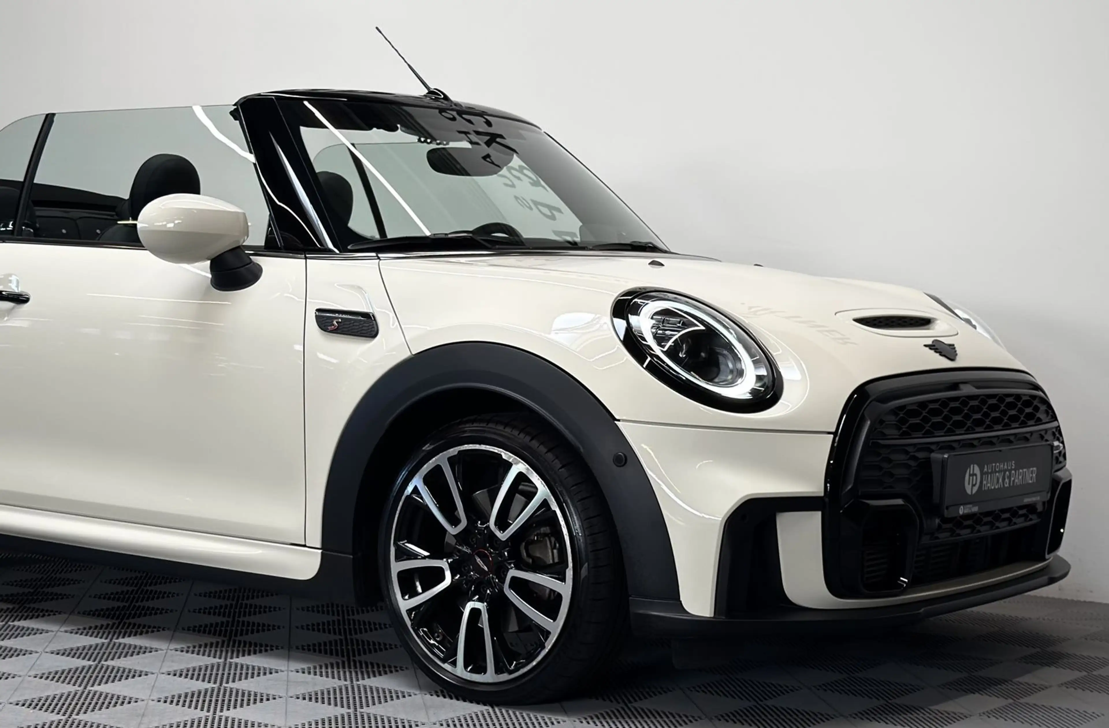 MINI Cooper S Cabrio JCW Trim *HK *Kam *Premium Plus — photo 8
