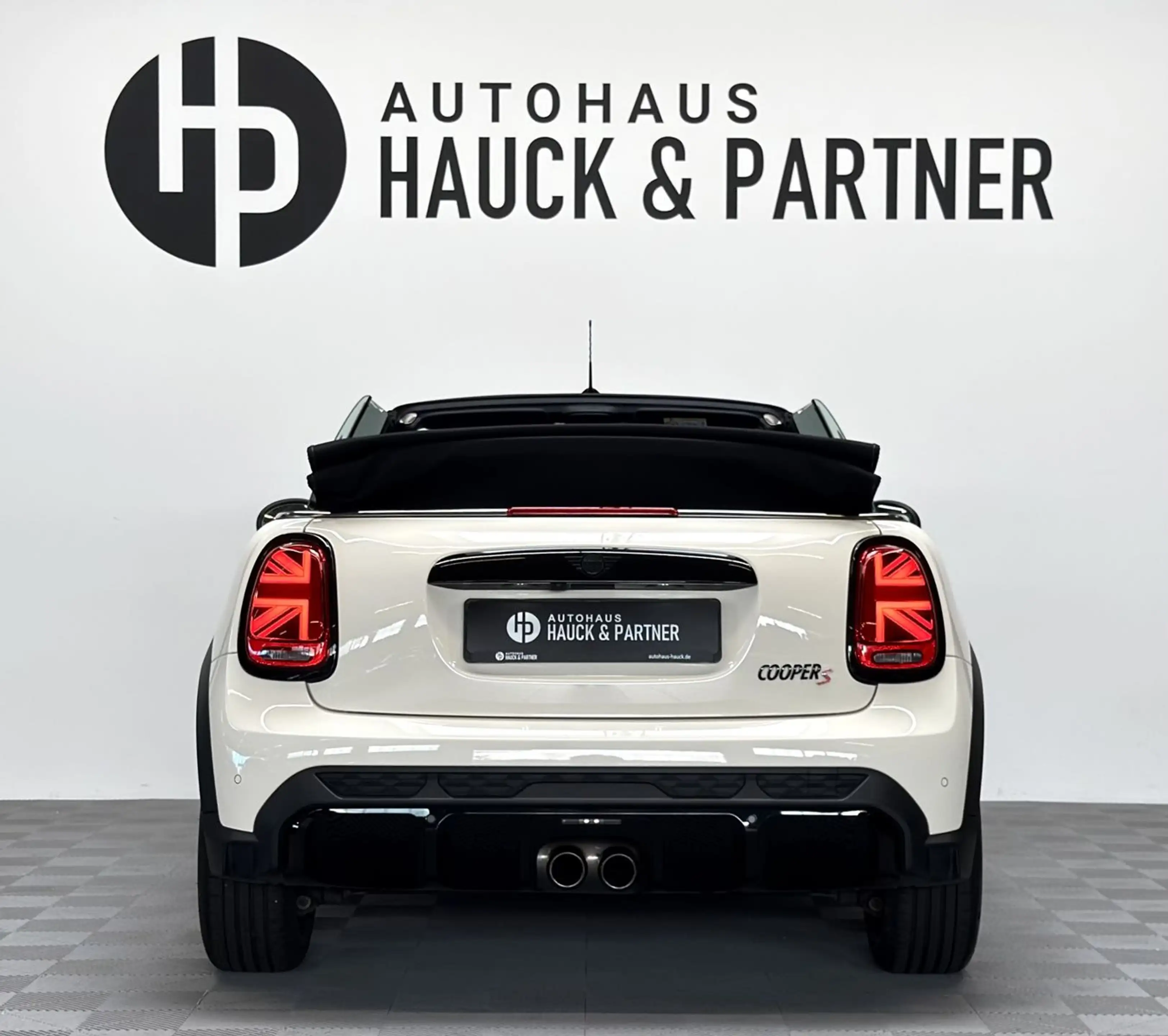 MINI Cooper S Cabrio JCW Trim *HK *Kam *Premium Plus — photo 9