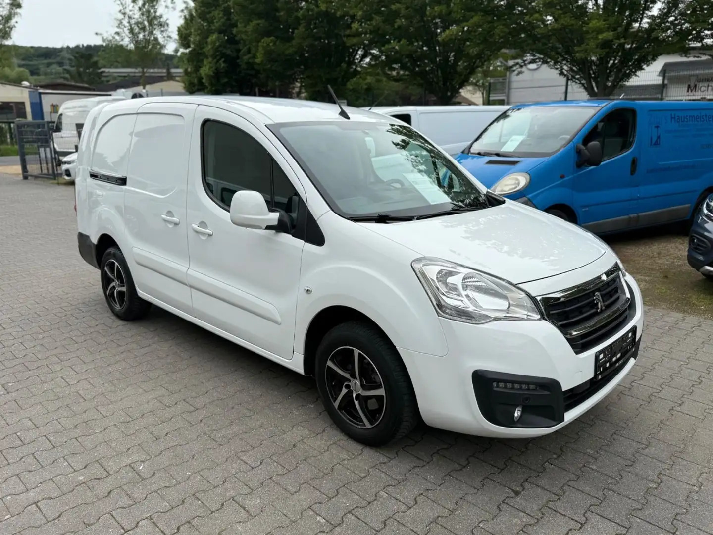 Peugeot Partner L2 Kastenwagen AHK,3-Sitzer Hu/Insp Neu Weiß - 2