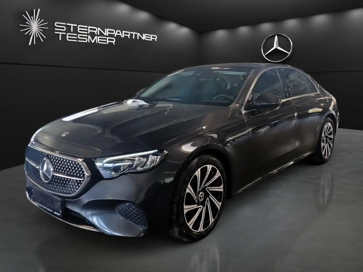 Mercedes-Benz E 220 d AVANTGARDE +KAM+LED+TOTW+DISTR+AMBI+PANO Gris - 2