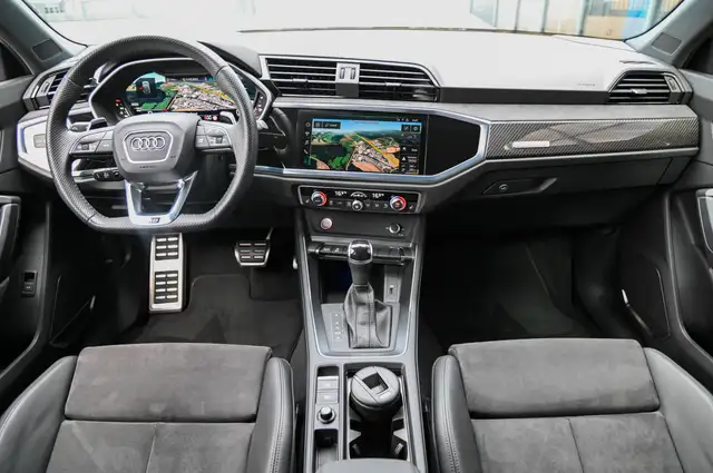 Audi RS Q3 view 10