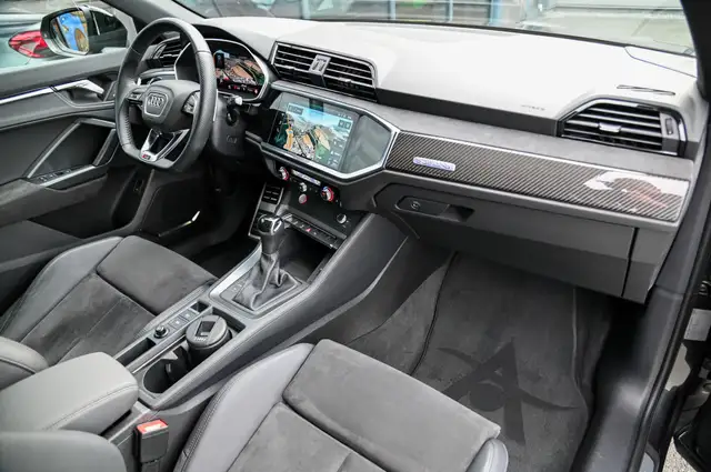 Audi RS Q3 view 11