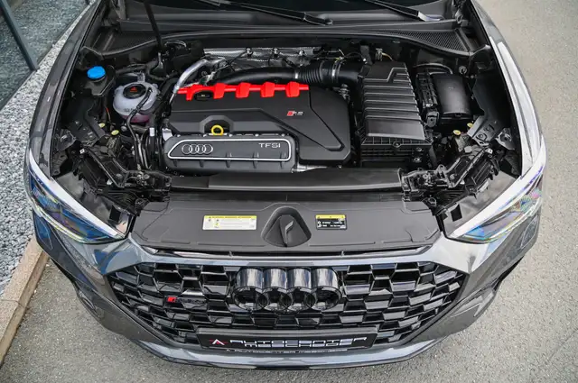 Audi RS Q3 view 7