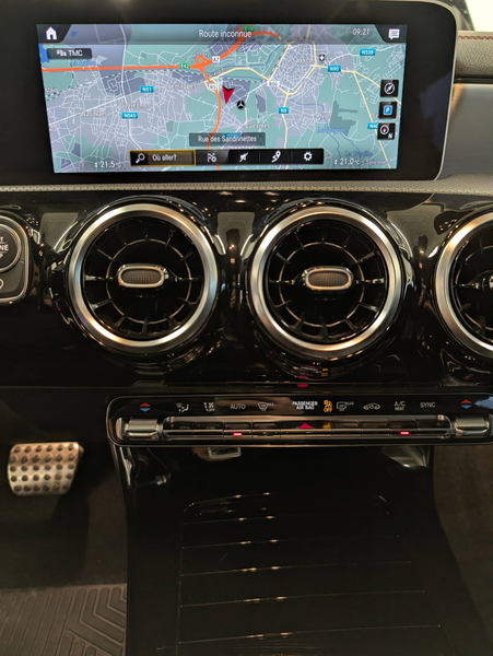 Mercedes-Benz CLA 180 ShootingBrake AMG GTRONIC LED-NAVI-PARKTRONIC-CAM — photo 10
