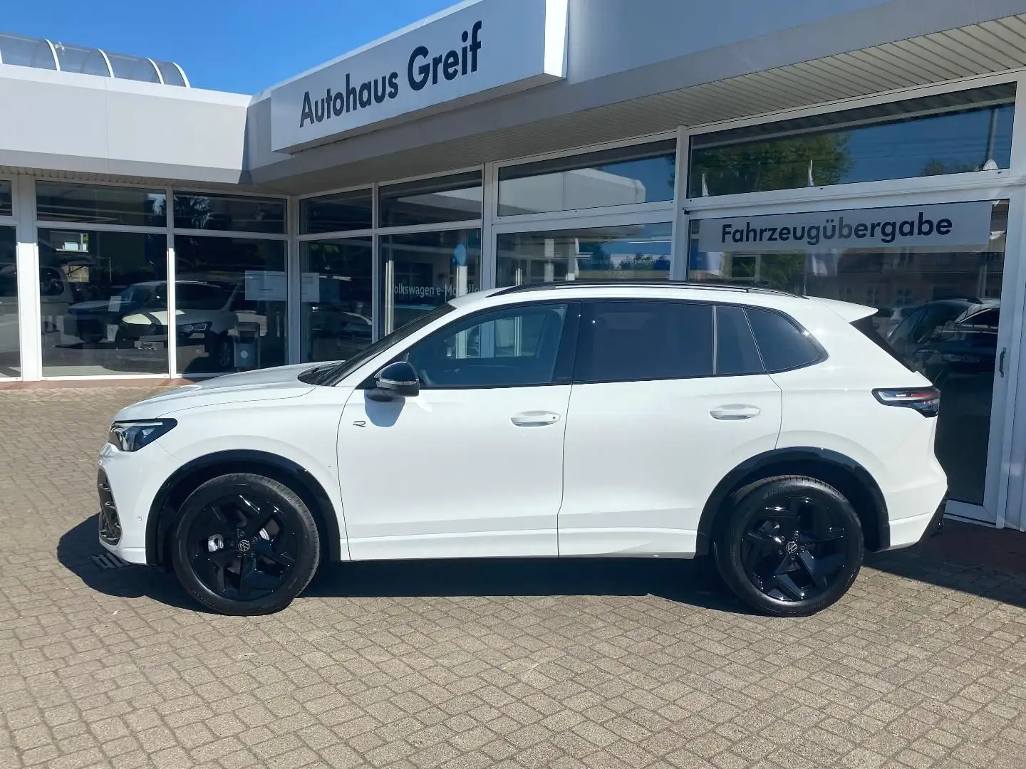 Volkswagen Tiguan 2.0 TDI DSG R-Line*LED*NAVI*AHK* Weiß - 2