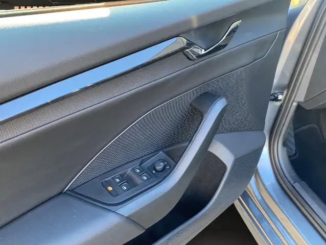 Skoda Octavia view 4