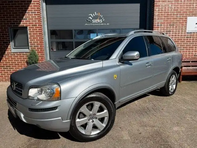 Volvo XC90 2.4 D5 AWD AUT,LEDER,DACH,AHK,APPLE-CARPLAY