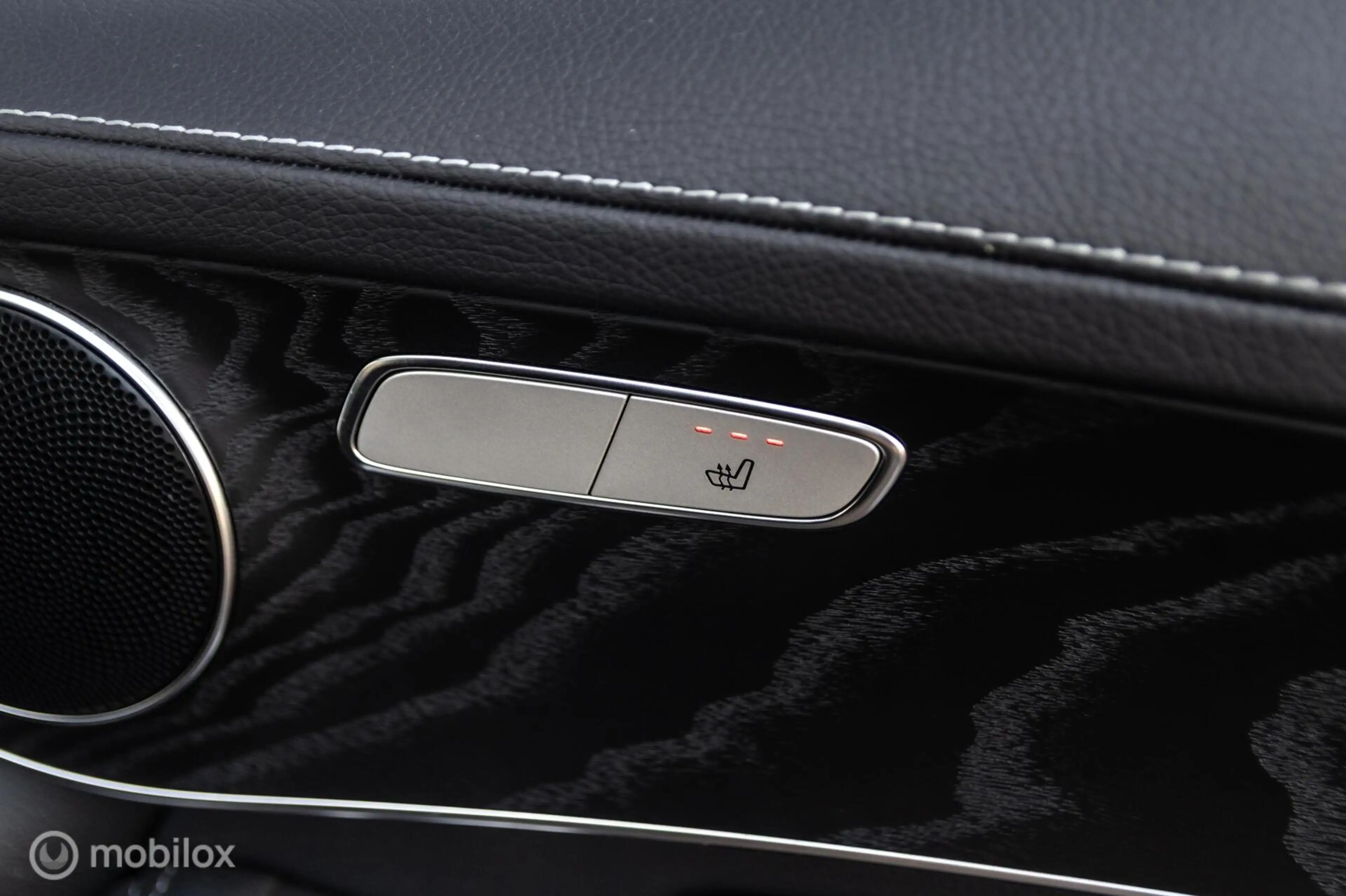 Mercedes-Benz GLC 200 4MATIC Premium — photo 35