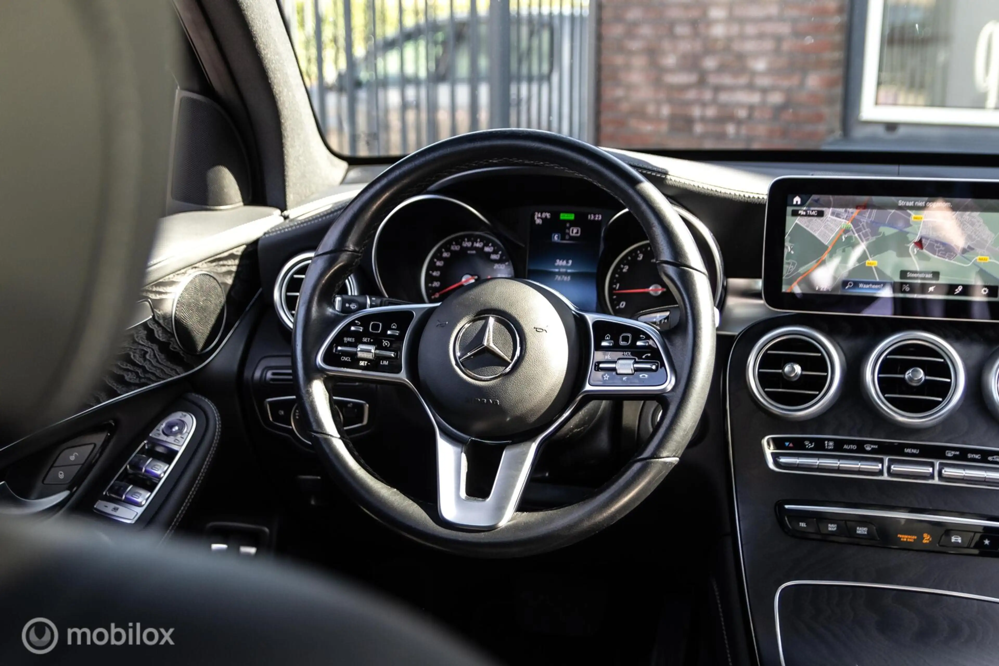 Mercedes-Benz GLC 200 4MATIC Premium — photo 28