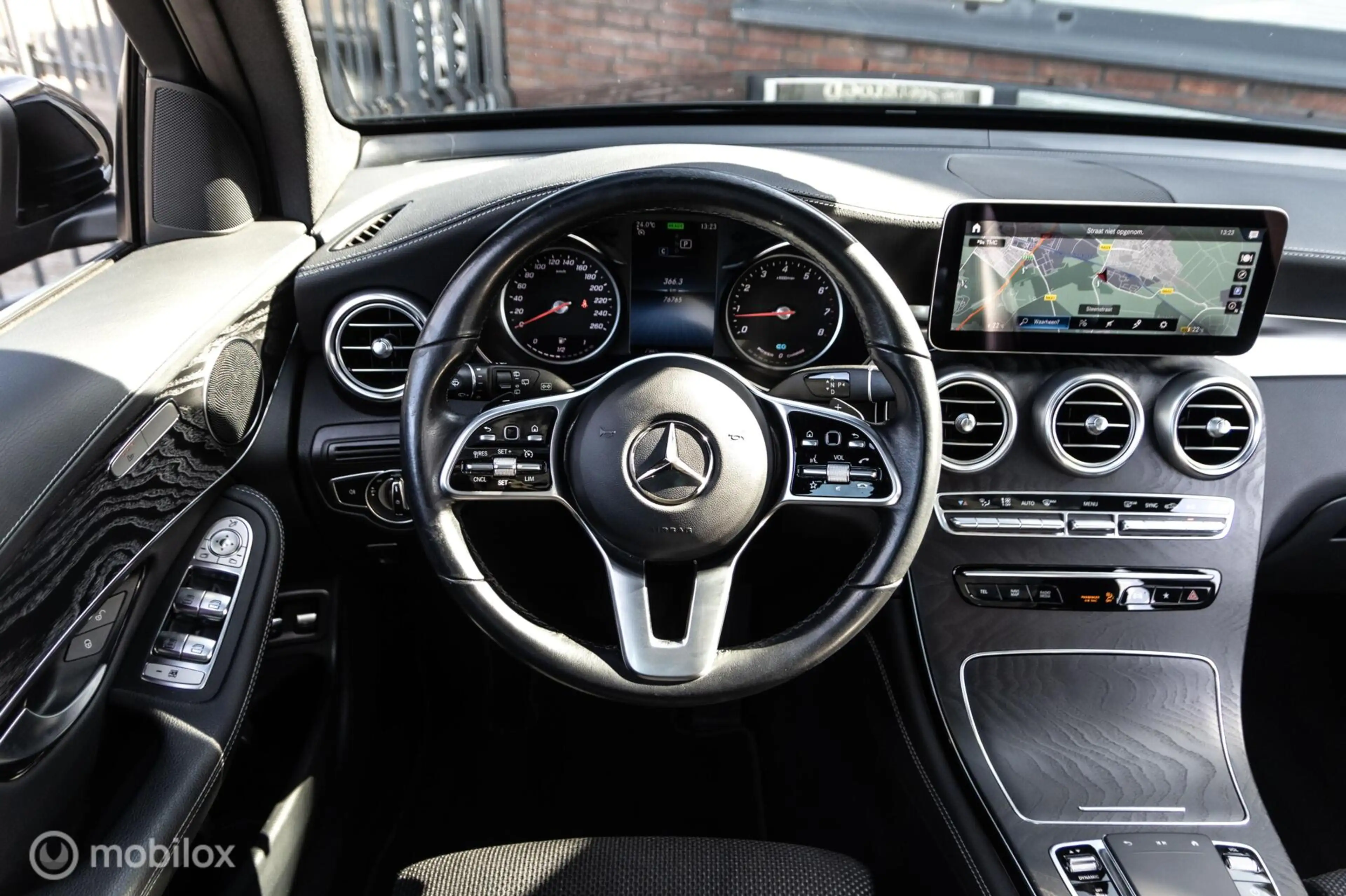 Mercedes-Benz GLC 200 4MATIC Premium — photo 29