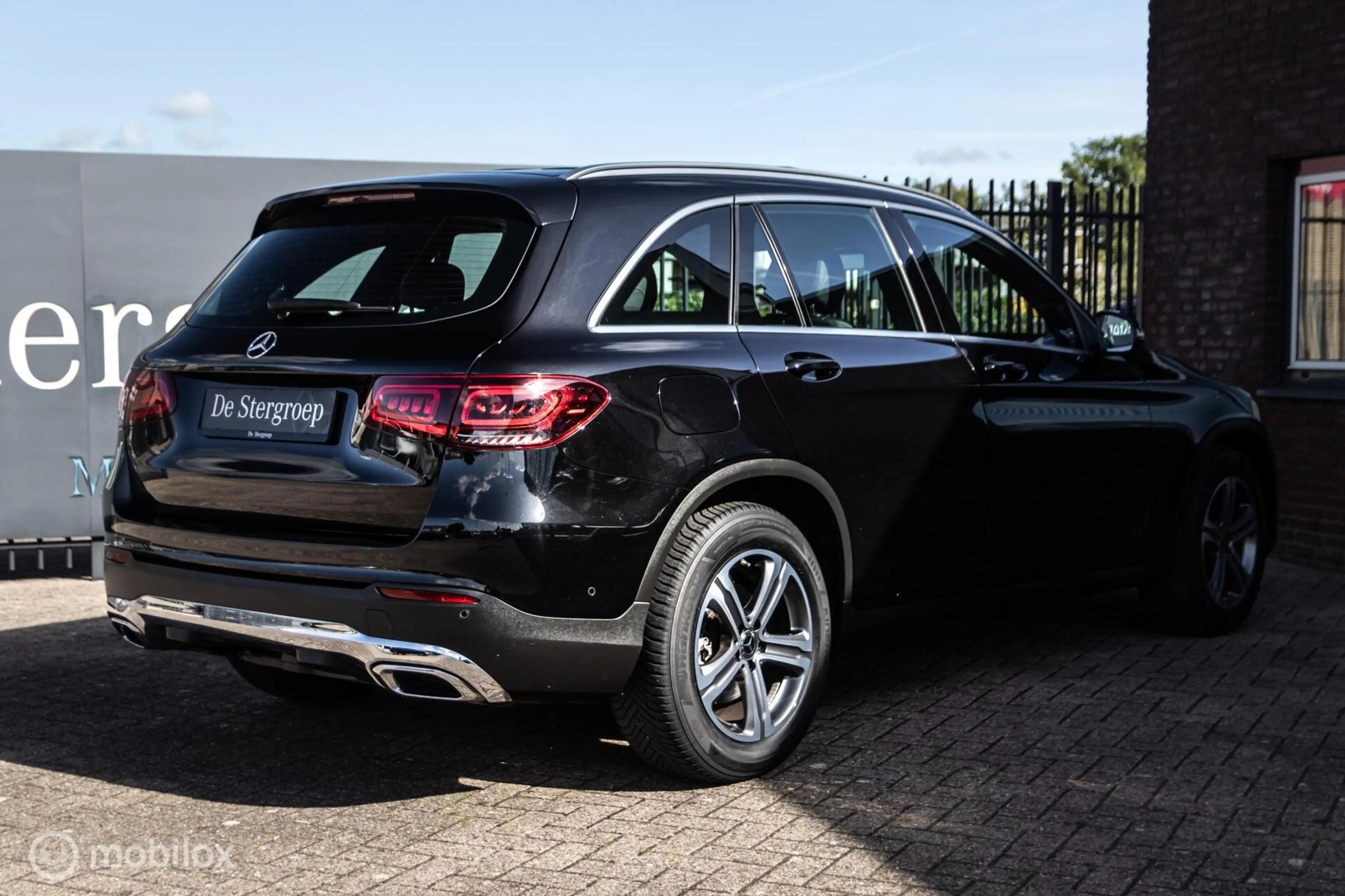 Mercedes-Benz GLC 200 4MATIC Premium — photo 9