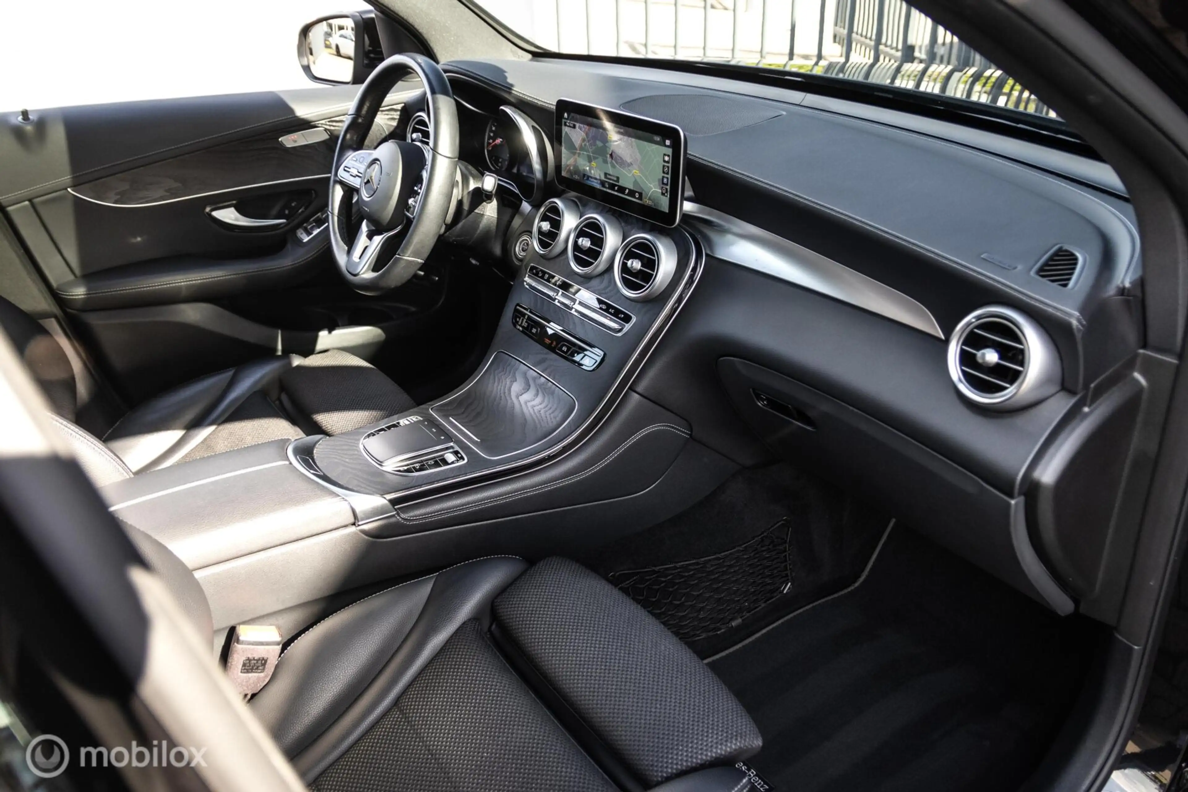 Mercedes-Benz GLC 200 4MATIC Premium — photo 30