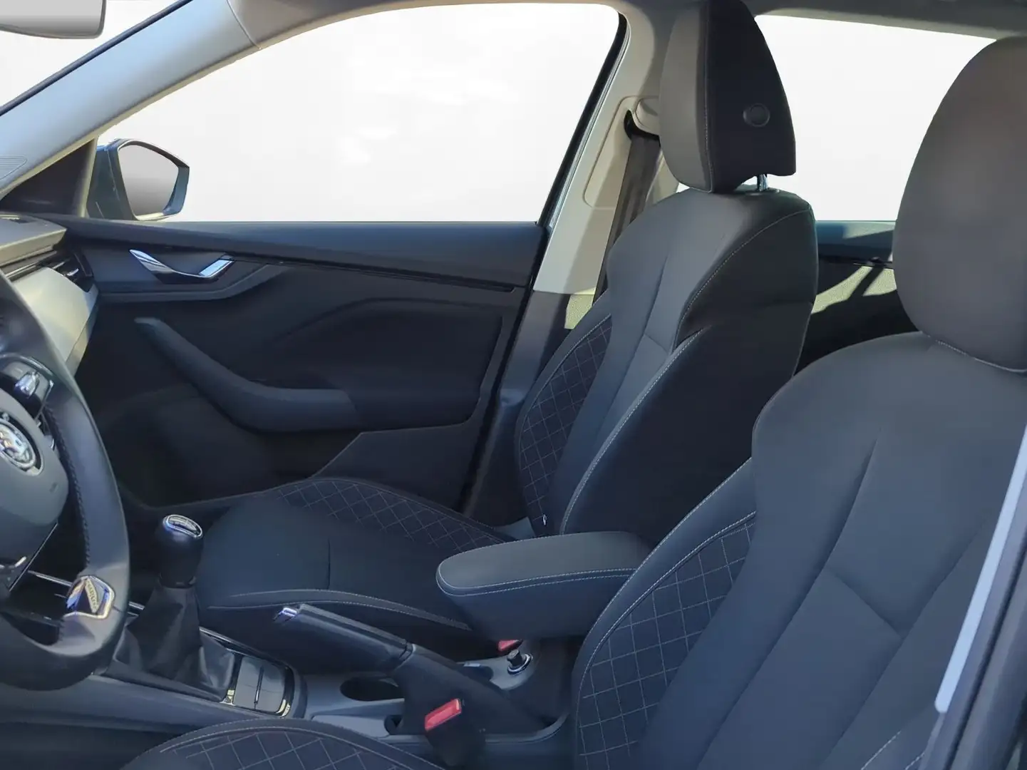 Skoda Kamiq 1.0 TSI Drive 125 Grau - 2