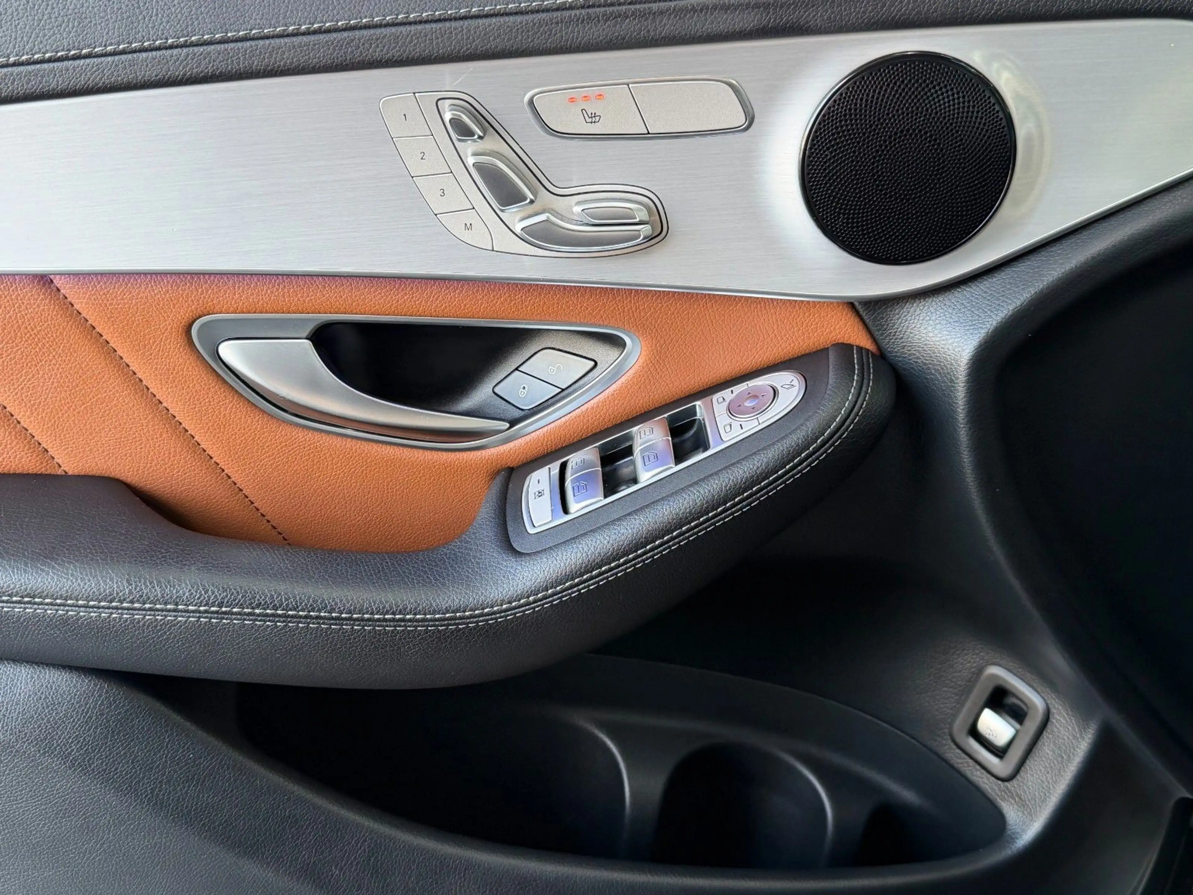 Mercedes-Benz GLC 200 Coupe 4M*AMG*MAGNO*360*LED*Wides*Dist+ — photo 15