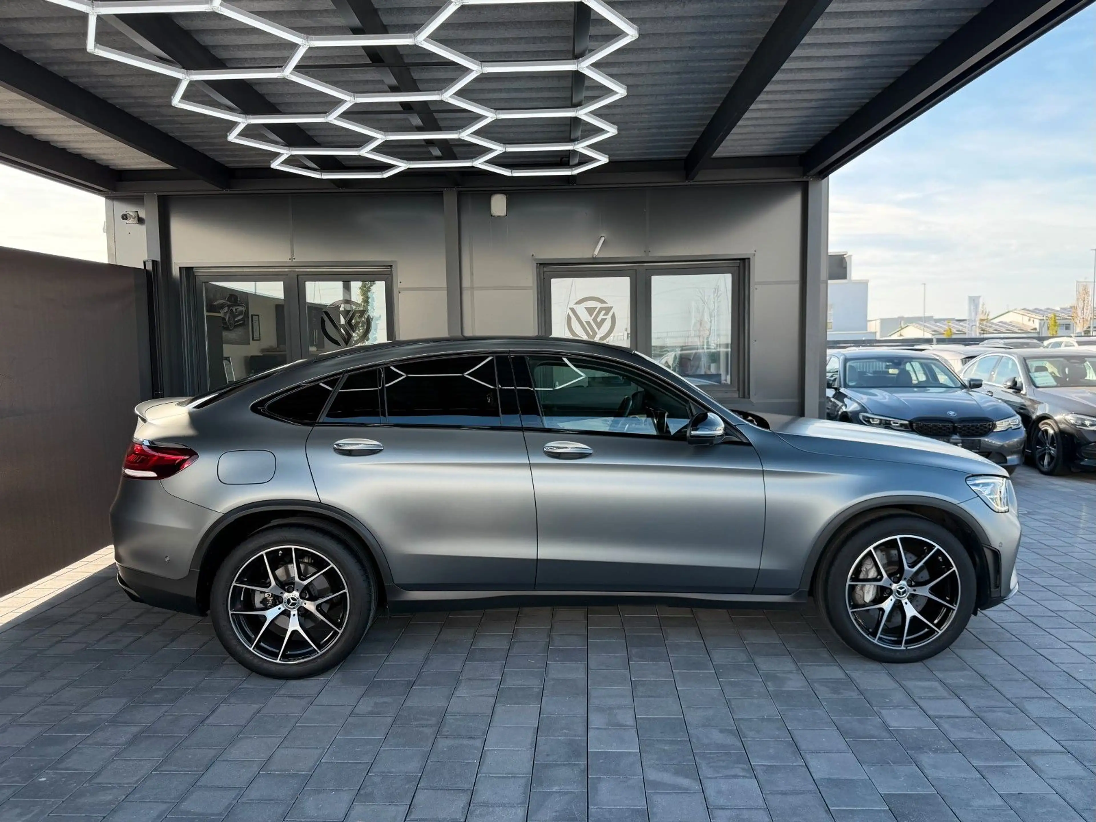 Mercedes-Benz GLC 200 Coupe 4M*AMG*MAGNO*360*LED*Wides*Dist+ — photo 5