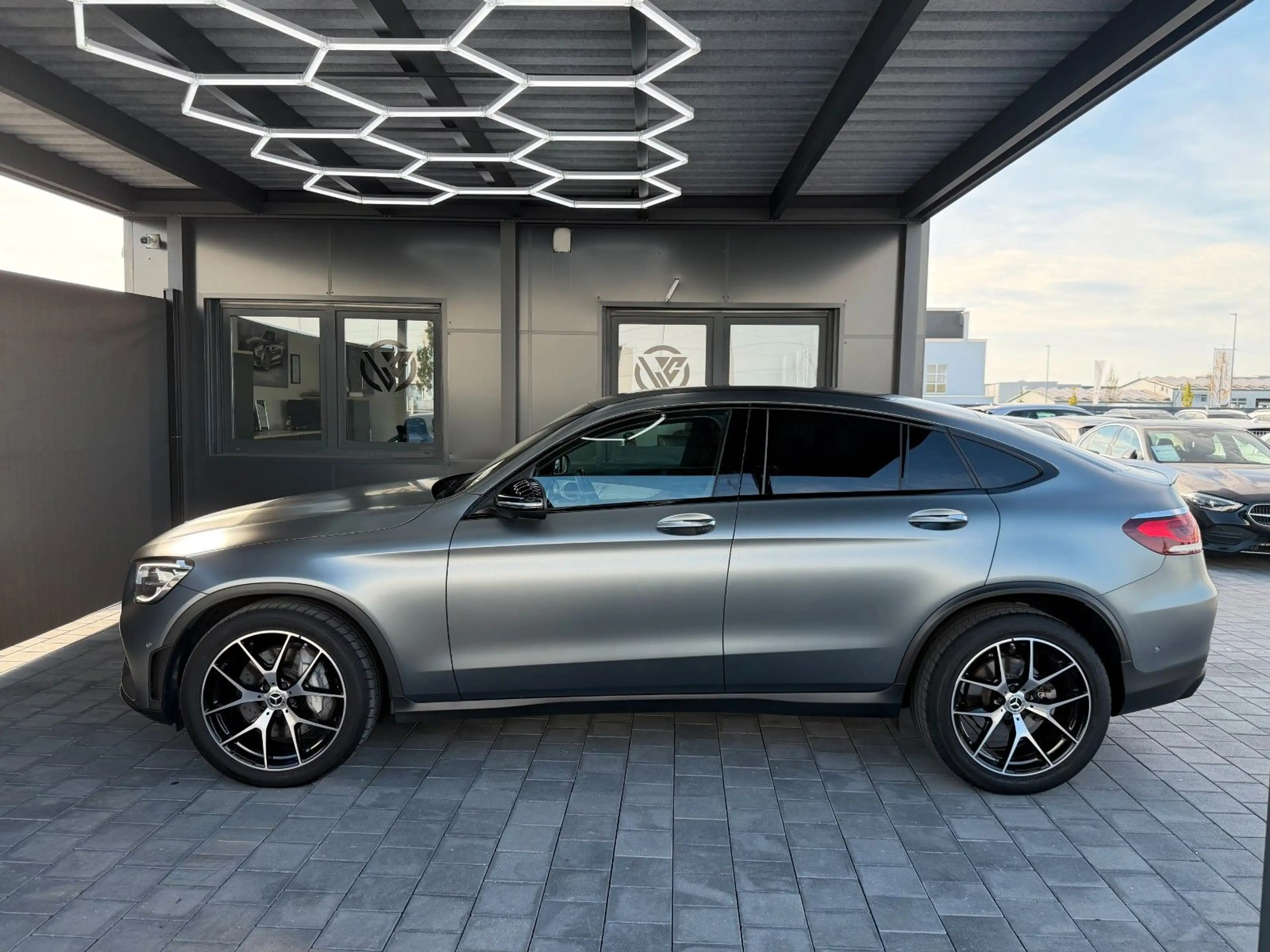Mercedes-Benz GLC 200 Coupe 4M*AMG*MAGNO*360*LED*Wides*Dist+ — photo 6
