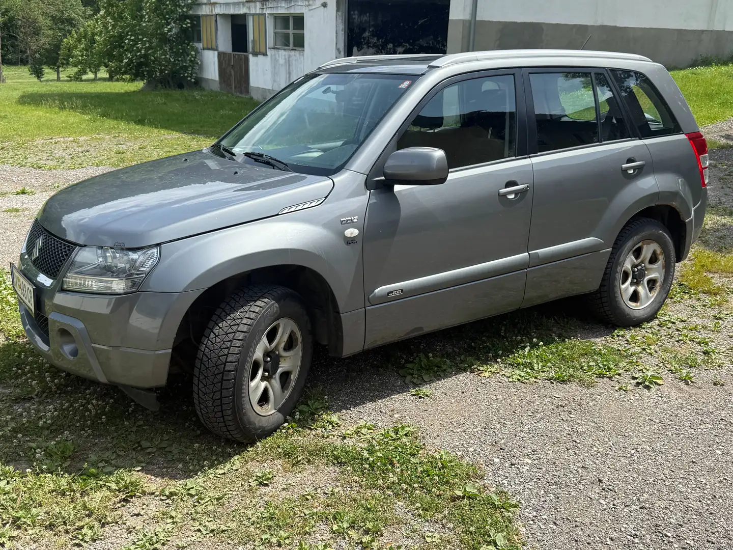 Suzuki Grand Vitara Grand Vitara 1,9 VX-EL 5DR DDiS L4V01 Grau - 1