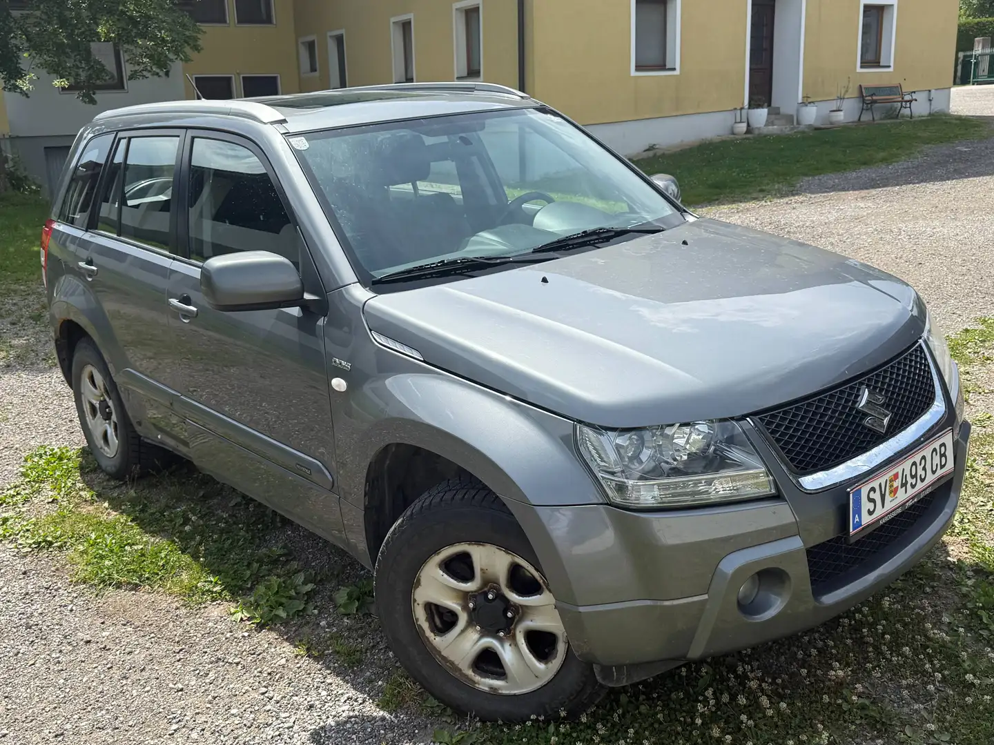 Suzuki Grand Vitara Grand Vitara 1,9 VX-EL 5DR DDiS L4V01 Grau - 2