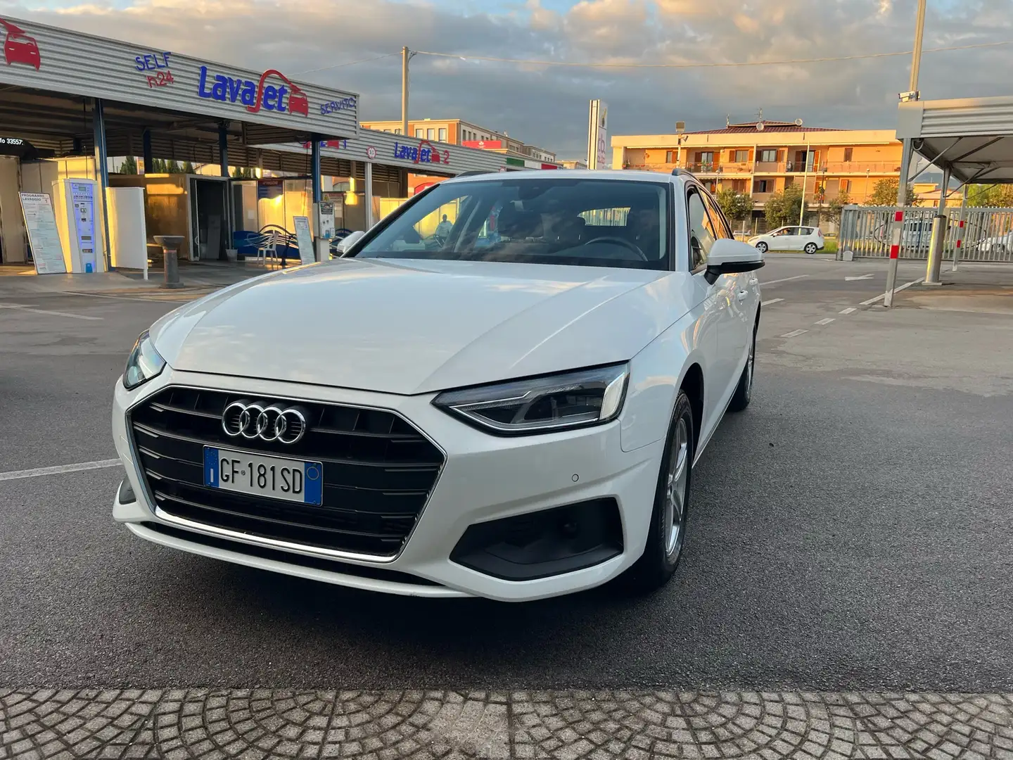 Audi A4 Avant 40 2.0 g-tron Business 170cv s-tronic Blanco - 1