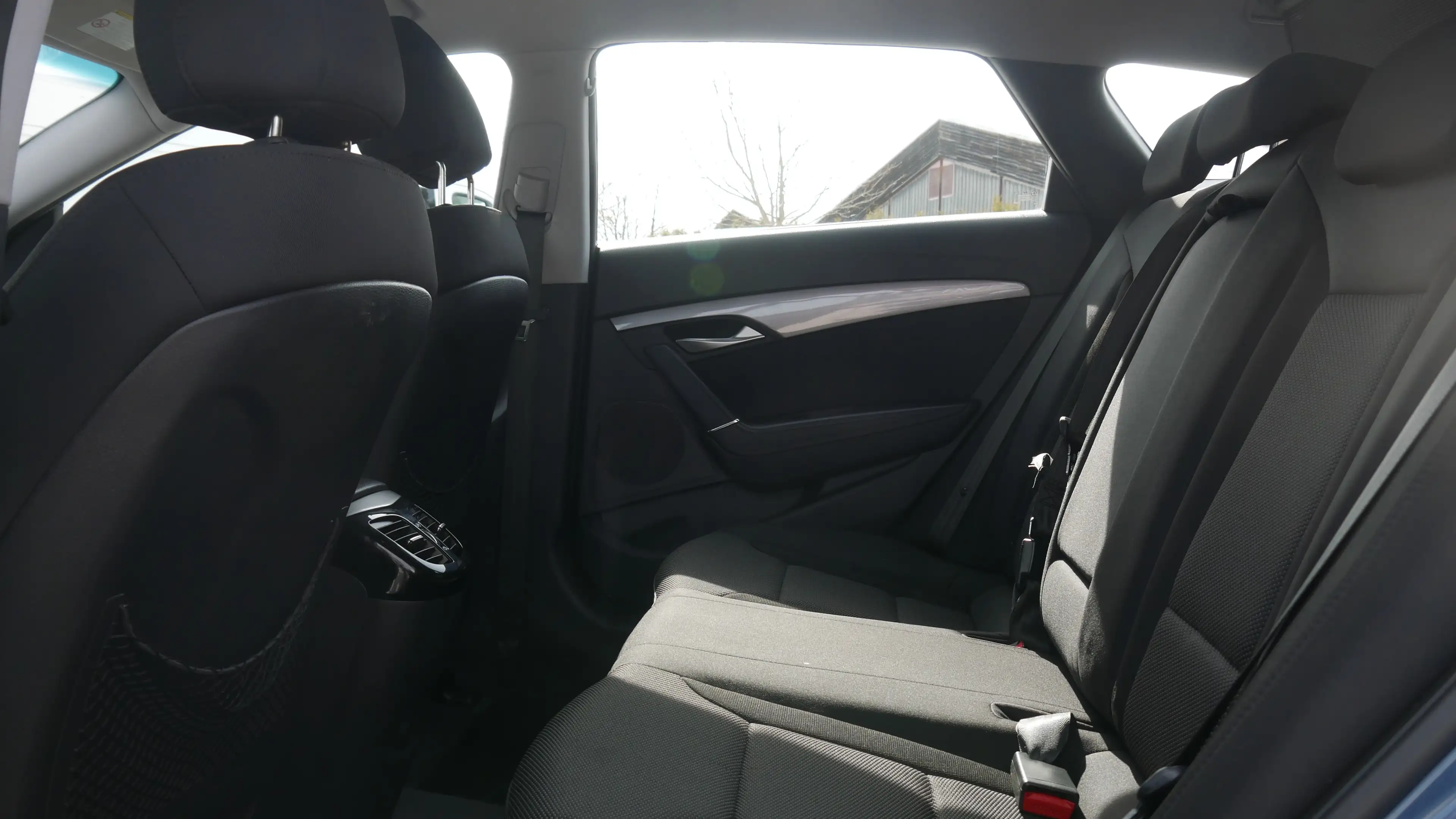 Hyundai i40 1.6 Scheckheftgepflegt TÜV neu Klimaanlage BT — photo 13