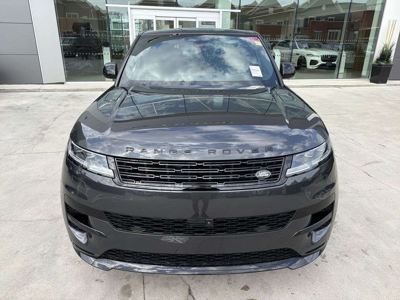 2026 Land Rover Range Rover Sport P400 Dynamic SE alt 3