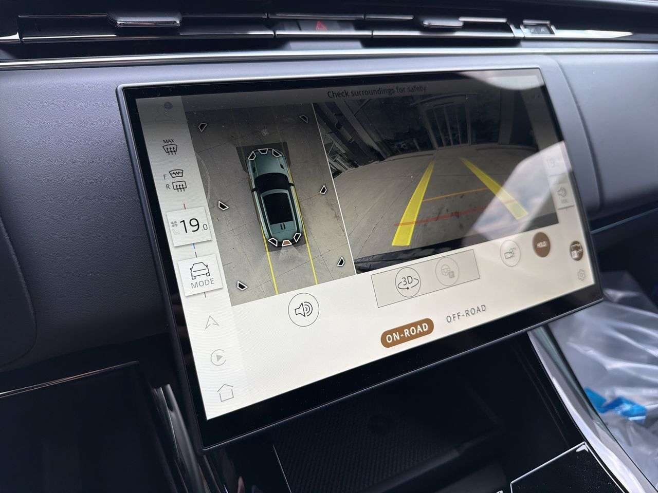2026 Land Rover Range Rover Sport P400 Dynamic SE thumb 14