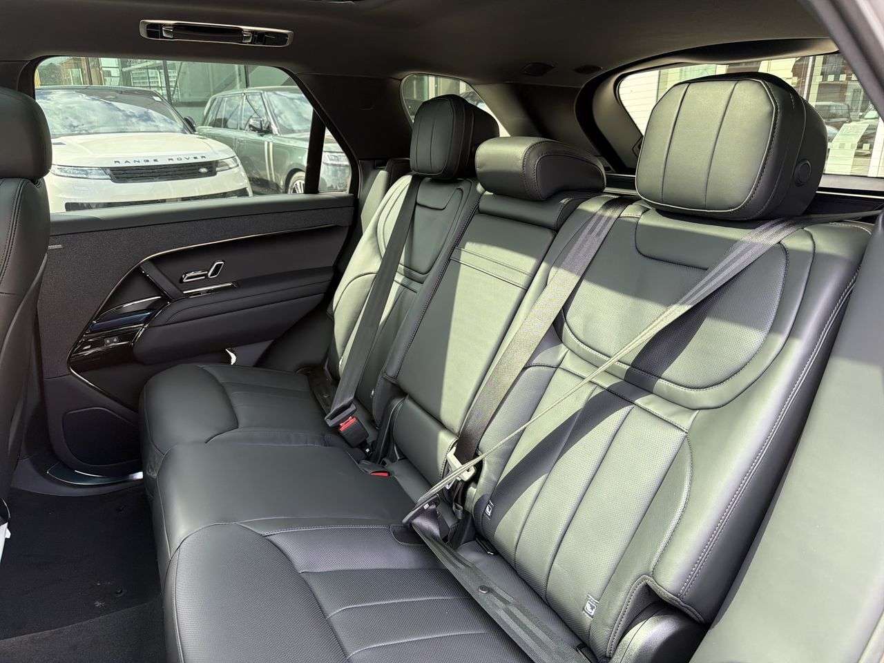 2026 Land Rover Range Rover Sport P400 Dynamic SE thumb 20