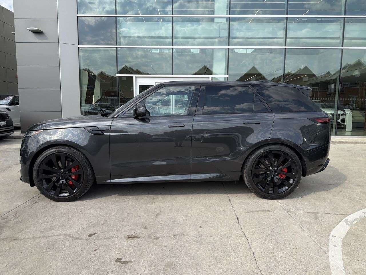2026 Land Rover Range Rover Sport P400 Dynamic SE alt 5