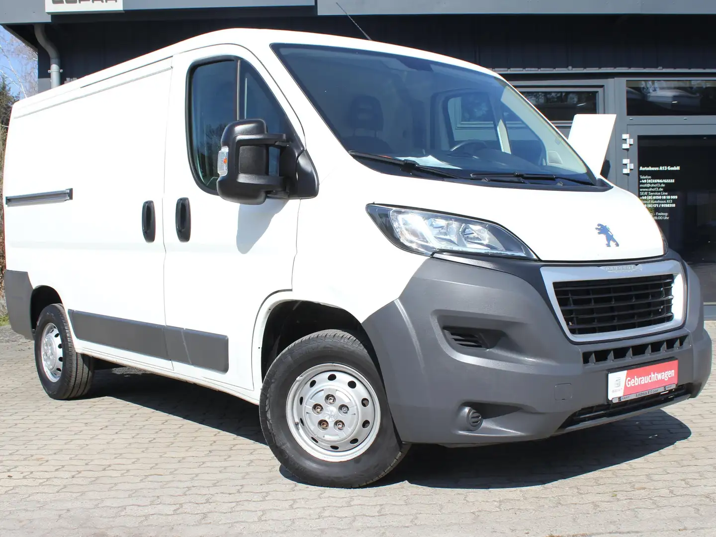 Peugeot Boxer 333 L1H1 Pro BlueHDi 130 Klima, AHK, ZV. 3Sitzer Weiß - 2