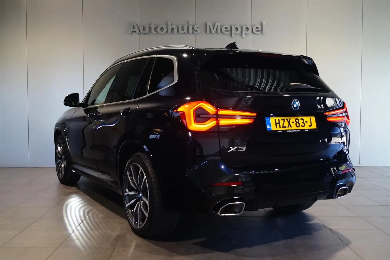 BMW X3 xDrive30e M-sport/// | LED | Panormadak | Head-up Zwart - 2