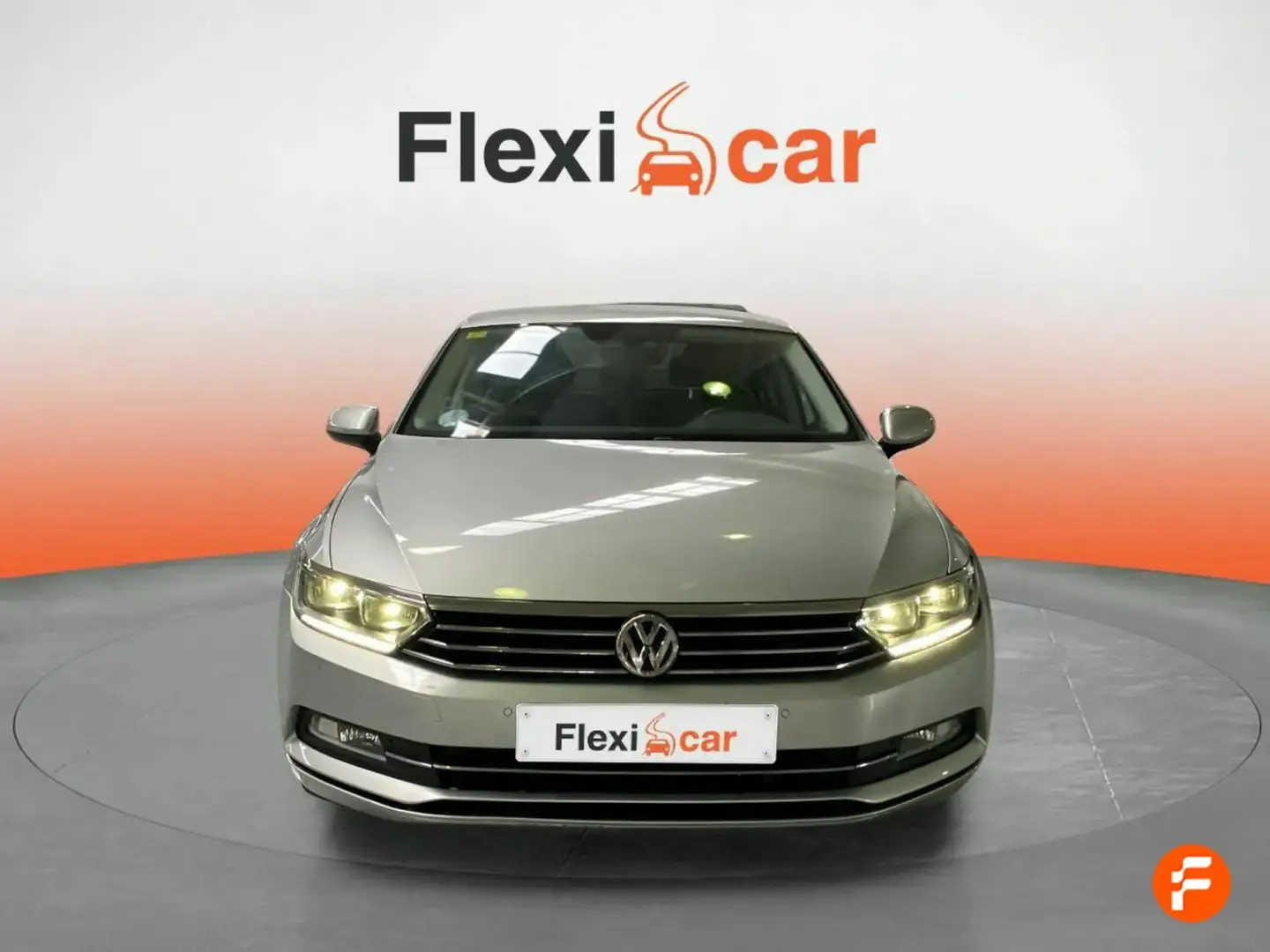 Volkswagen Passat 2.0TDI Advance DSG6 110kW Gris - 2
