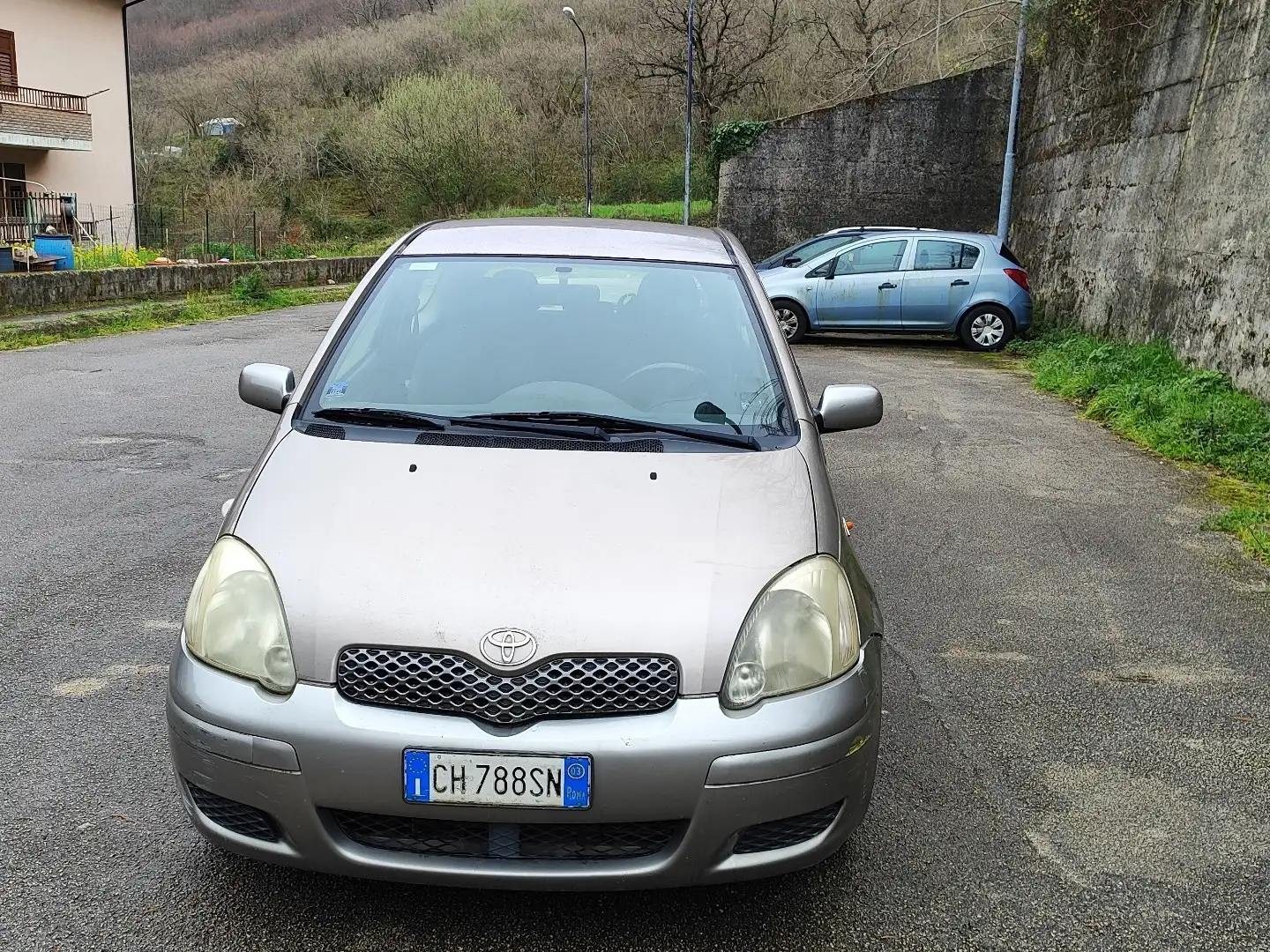 Toyota Yaris 3p 1.0 - 2