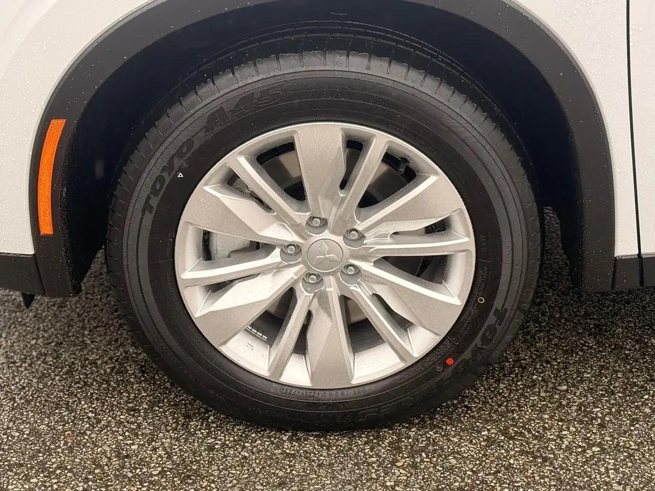 Mitsubishi Outlander снимка Mitsubishi Outlander