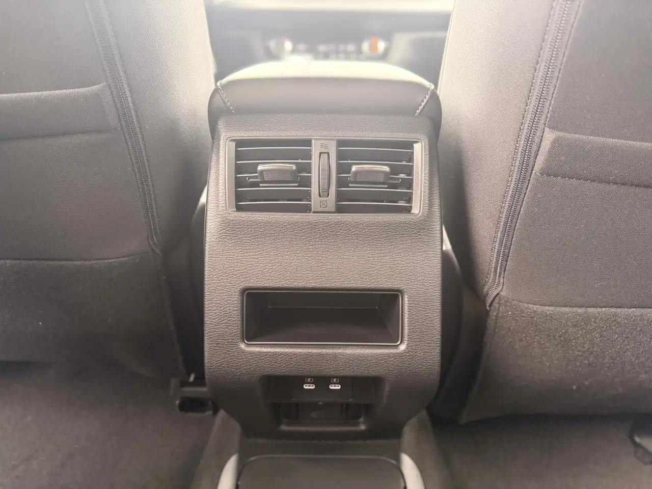 Mitsubishi Outlander снимка Mitsubishi Outlander