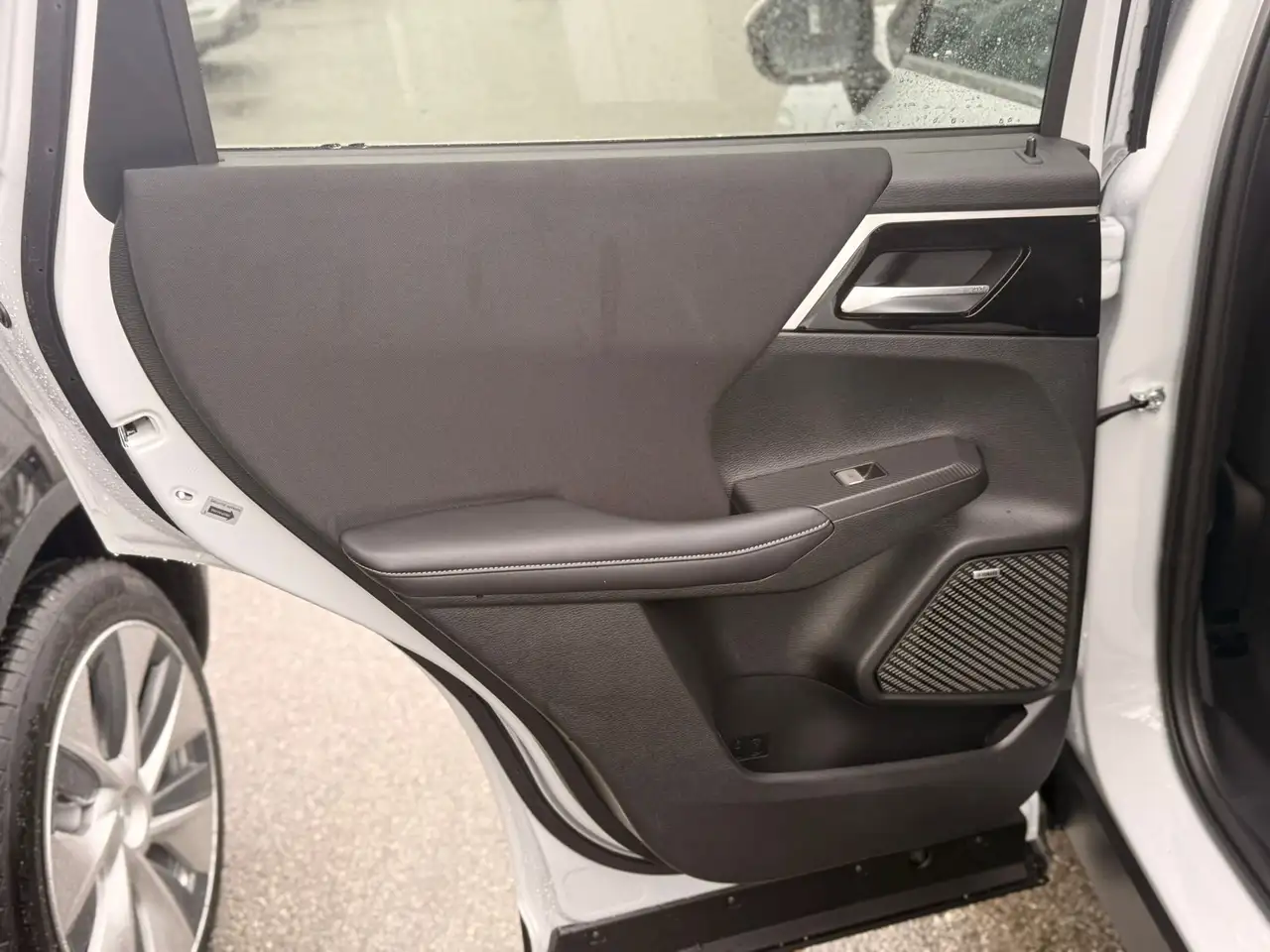 Mitsubishi Outlander снимка Mitsubishi Outlander