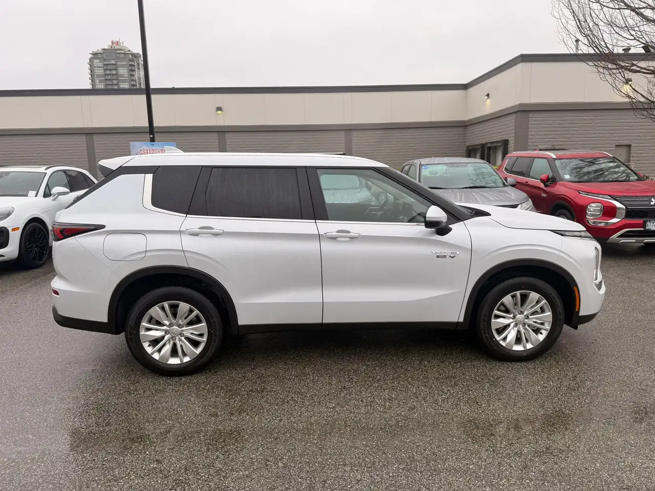 Mitsubishi Outlander снимка Mitsubishi Outlander