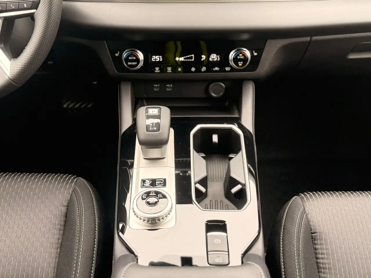 Mitsubishi Outlander снимка Mitsubishi Outlander