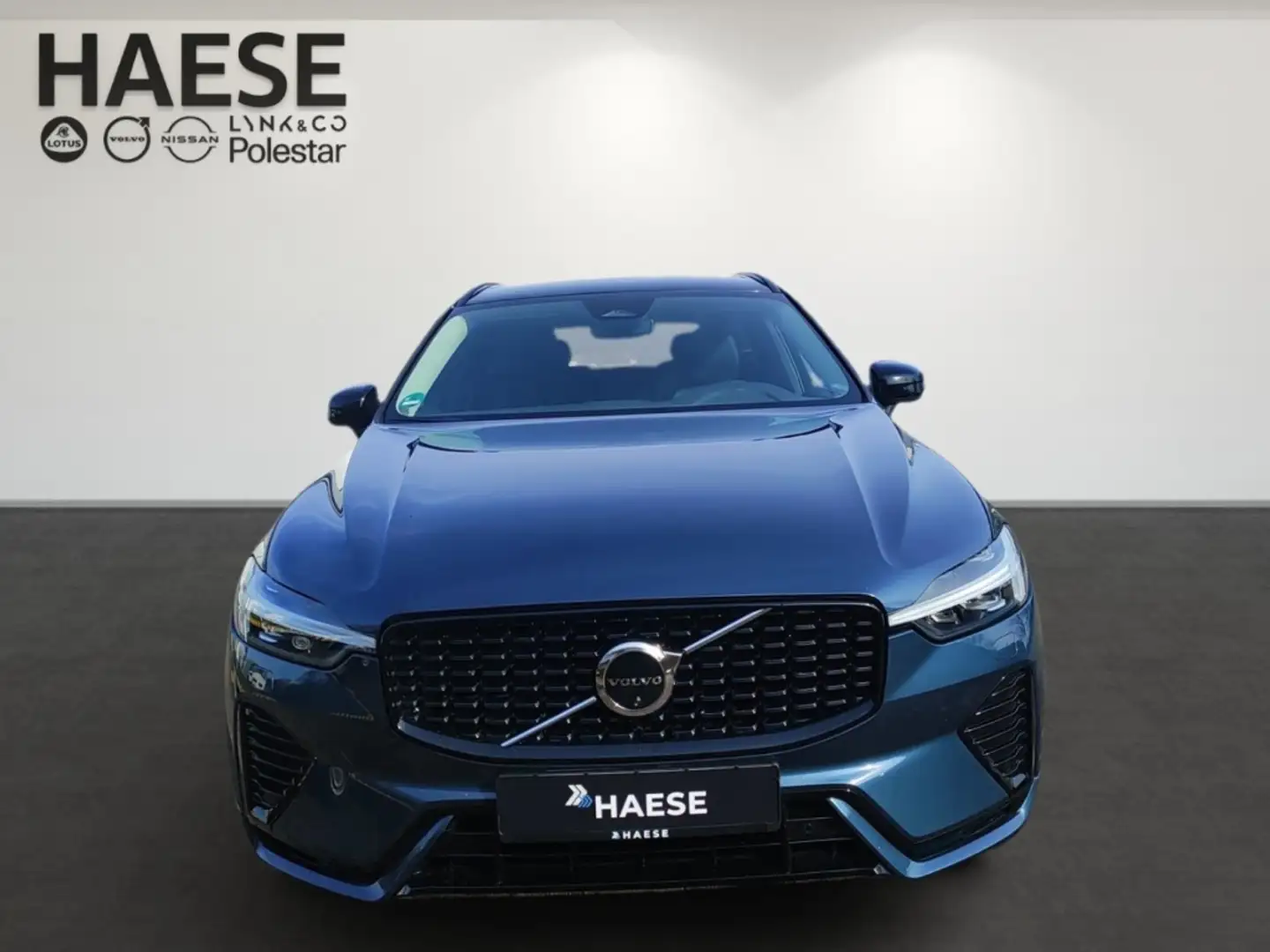 Volvo XC60 Plus Dark Recharge Plug-In Hybrid AWD T8 Twin Engi Blau - 2